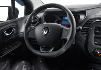 Подержанный автомобиль Renault Kaptur 2019 года (14 фото)