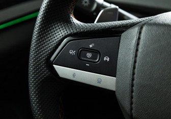 Подержанный автомобиль Changan UNI-V 2023 года (22 фото)