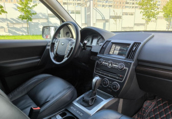 Подержанный автомобиль Land Rover Freelander 2014 года (17 фото)