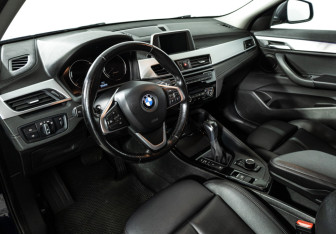 Подержанный автомобиль BMW X2 2018 года (11 фото)