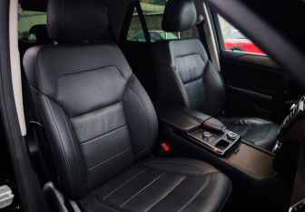 Подержанный автомобиль Mercedes-Benz GLE 2016 года (23 фото)