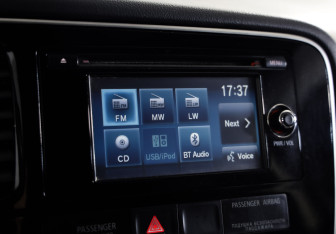 Подержанный автомобиль Mitsubishi Outlander 2012 года (12 фото)