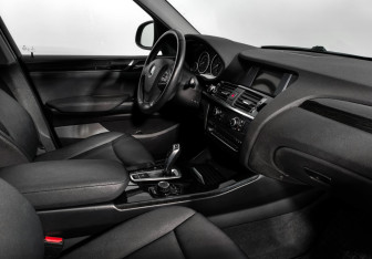 Подержанный автомобиль BMW X3 2015 года (15 фото)
