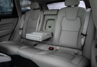 Подержанный автомобиль Volvo XC60 2021 года (24 фото)