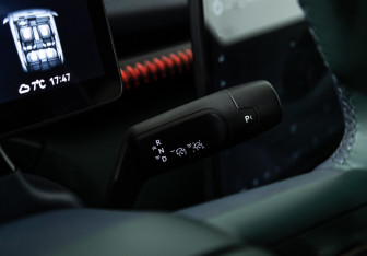 Подержанный автомобиль Zeekr X 2024 года (21 фото)