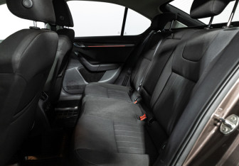 Подержанный автомобиль Skoda Octavia Liftback 2017 года (10 фото)