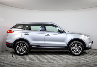 Подержанный автомобиль Geely Atlas 2018 года (4 фото)