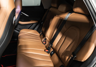 Подержанный автомобиль Omoda C5 2023 года (10 фото)