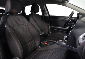 Подержанный автомобиль Kia Ceed Hatchback 2019 года (17 фото)