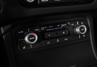 Подержанный автомобиль Volkswagen Touareg 2015 года (16 фото)