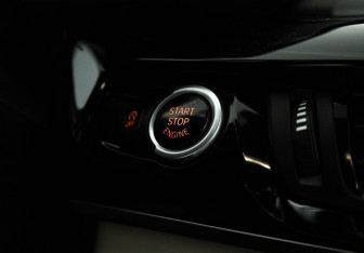 Подержанный автомобиль BMW X6 2016 года (34 фото)