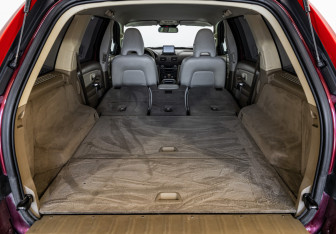 Подержанный автомобиль Volvo XC90 2008 года (18 фото)