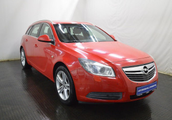 Подержанный автомобиль Opel Insignia Wagon 2012 года (3 фото)