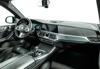 Подержанный автомобиль BMW X5 2020 года (9 фото)