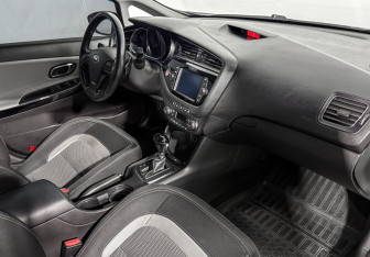 Подержанный автомобиль Kia Ceed Wagon 2018 года (13 фото)