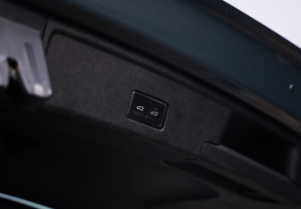 Подержанный автомобиль Volkswagen Touareg 2019 года (36 фото)