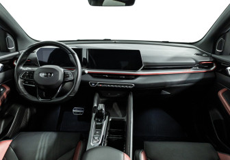 Подержанный автомобиль Geely Coolray 2024 года (13 фото)