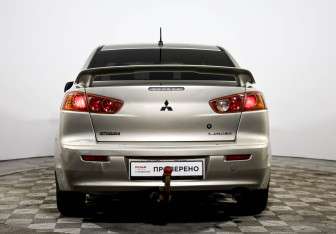 Подержанный автомобиль Mitsubishi Lancer Sedan 2008 года (6 фото)