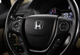 Подержанный автомобиль Honda Pilot 2018 года (13 фото)