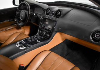 Подержанный автомобиль Jaguar XJ 2011 года (17 фото)