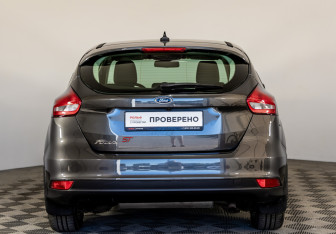 Подержанный автомобиль Ford Focus Hatchback 2019 года (6 фото)