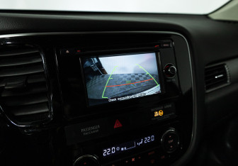 Подержанный автомобиль Mitsubishi Outlander 2014 года (16 фото)