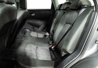Подержанный автомобиль Nissan Qashqai 2012 года (10 фото)