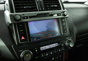 Подержанный автомобиль Toyota Land Cruiser Prado 2014 года (15 фото)