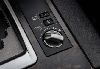 Подержанный автомобиль Toyota Land Cruiser Suv 2012 года (17 фото)
