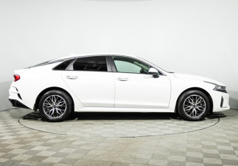 Подержанный автомобиль Kia K5 2020 года (4 фото)