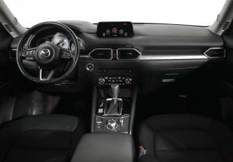 Подержанный автомобиль Mazda CX-5 2017 года (11 фото)