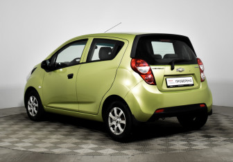 Подержанный автомобиль Chevrolet Spark 2013 года (7 фото)