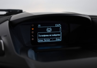 Подержанный автомобиль Ford Kuga 2014 года (16 фото)