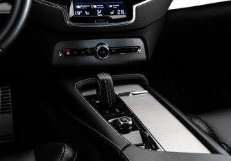 Подержанный автомобиль Volvo XC90 2021 года (17 фото)