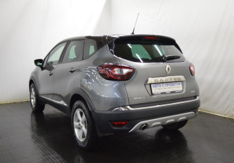 Подержанный автомобиль Renault Kaptur 2016 года (7 фото)