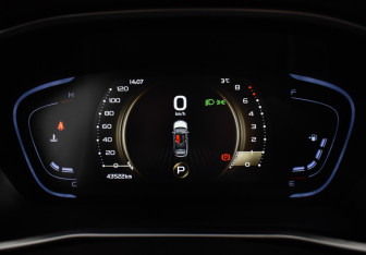 Подержанный автомобиль Geely Coolray 2023 года (21 фото)