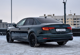 Подержанный автомобиль Audi A4 Sedan 2018 года (7 фото)