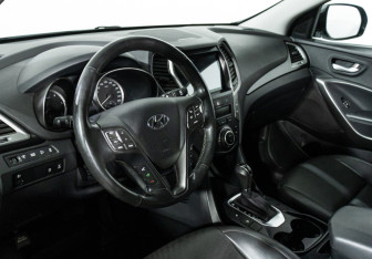 Подержанный автомобиль Hyundai Santa Fe 2017 года (9 фото)