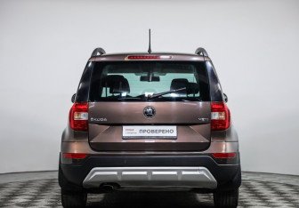 Подержанный автомобиль Skoda Yeti 2015 года (6 фото)