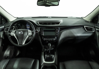 Подержанный автомобиль Nissan Qashqai 2018 года (13 фото)