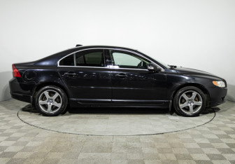 Подержанный автомобиль Volvo S80 2008 года (4 фото)