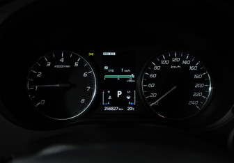 Подержанный автомобиль Mitsubishi Outlander 2013 года (12 фото)