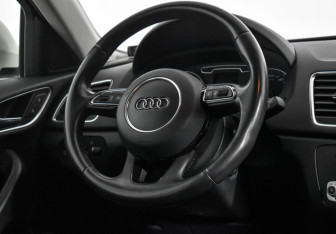Подержанный автомобиль Audi Q3 2012 года (16 фото)