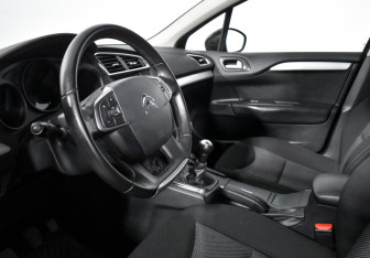 Подержанный автомобиль Citroen C4 Sedan 2013 года (9 фото)