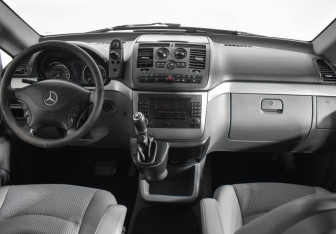 Подержанный автомобиль Mercedes-Benz Viano 2007 года (14 фото)