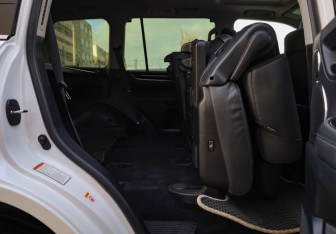 Подержанный автомобиль Lexus LX 2016 года (36 фото)