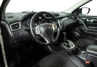 Подержанный автомобиль Nissan Qashqai 2018 года (11 фото)