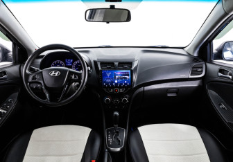 Подержанный автомобиль Hyundai Solaris Sedan 2011 года (10 фото)