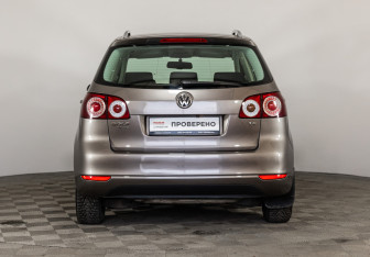 Подержанный автомобиль Volkswagen Golf Plus 2011 года (6 фото)