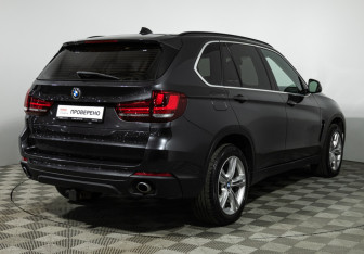 Подержанный автомобиль BMW X5 2015 года (5 фото)